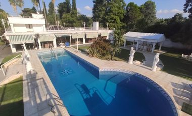 Vendo emblemática Casa en Roldán ideal instituciones o proyectos