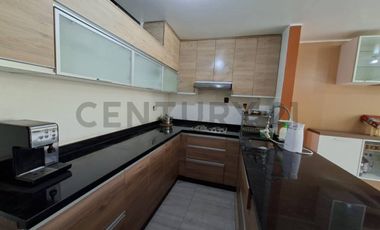 ¡Se Vende Ya! Dpto de 121m² + 87m² de Azotea en Ate