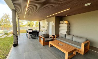 Casa Vida funes barrio privado