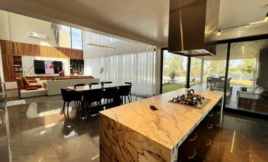 Casa Vida funes barrio privado