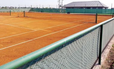 Lote en venta en barrio San Simon Canning