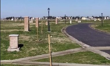 Lote en venta en barrio San Simon Canning