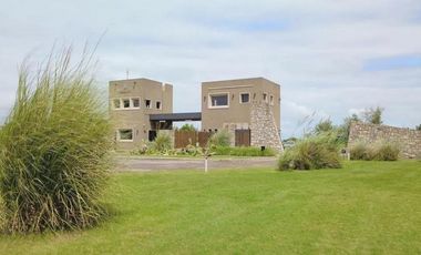 LOTE A LA LAGUNA EN VENTA  860m2 - CRUZ DEL SUR CANNING