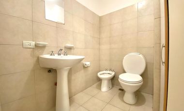 Oficina en alquiler y venta con 2 cocheras Centro