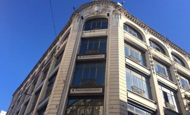 Oficina en alquiler y venta con 2 cocheras Centro