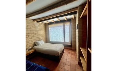 ARRIENDO APTO  EN IZA BOYAC con servicios.