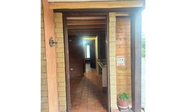 ARRIENDO APTO  EN IZA BOYAC con servicios.