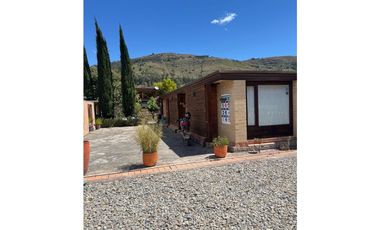 ARRIENDO APTO  EN IZA BOYAC con servicios.