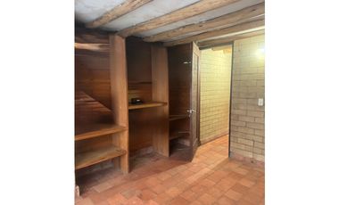 ARRIENDO APTO  EN IZA BOYAC con servicios.