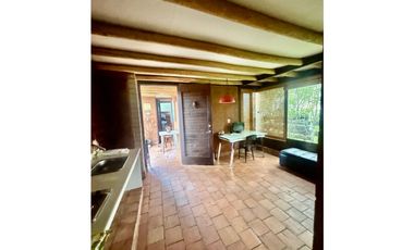 ARRIENDO APTO  EN IZA BOYAC con servicios.