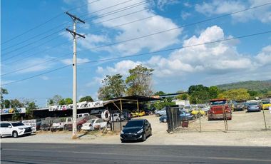 SE VENDE TERRENO COMERCIAL RM1 EN 24 DE DICIEMBRE PARA DESARROLLO