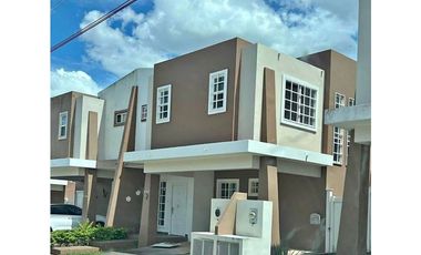 CASA EN ALQUILER EN PH EVEREST – PASEO DEL NORTE