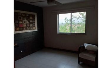 ALQUILO CASA EN LA CHORRERA COSTA VERDE VERSALLES OESTE 4R SEMIAMOBLAD