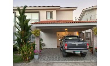 ALQUILO CASA EN LA CHORRERA COSTA VERDE VERSALLES OESTE 4R SEMIAMOBLAD