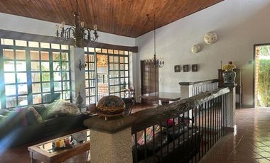 Casa en un nivel en zona dorada de Cuernavaca en privada con vigilancia