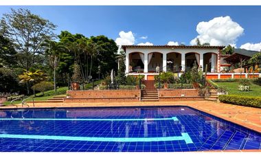 Casa finca en Copacabana para la venta