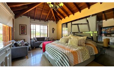Casa finca en Copacabana para la venta