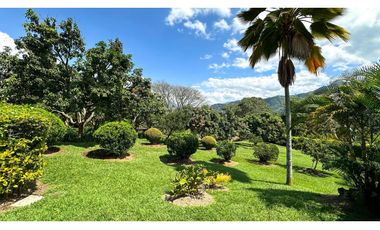 Casa finca en Copacabana para la venta