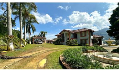 Casa finca en Copacabana para la venta