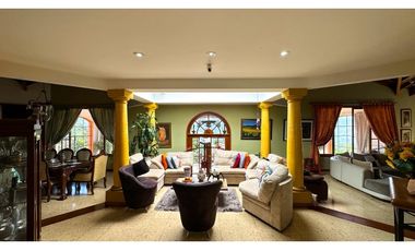 Casa finca en Copacabana para la venta