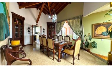 Casa finca en Copacabana para la venta