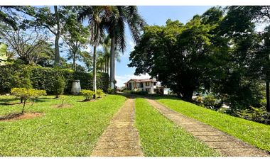 Casa finca en Copacabana para la venta