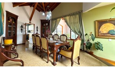 Casa finca en Copacabana para la venta