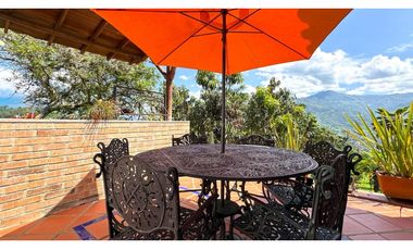 Casa finca en Copacabana para la venta