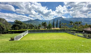 Casa finca en Copacabana para la venta