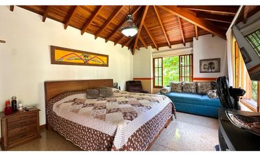 Casa finca en Copacabana para la venta