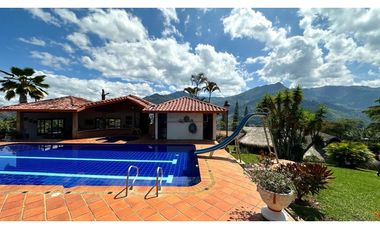 Casa finca en Copacabana para la venta