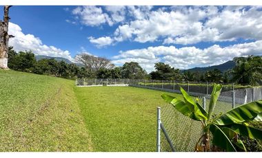 Casa finca en Copacabana para la venta