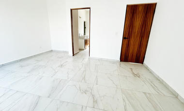 CASA EN VENTA CON ALBERCA, CERCA DEL MALECÓN DE LA PAZ BCS