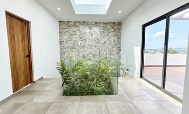 CASA EN VENTA CON ALBERCA, CERCA DEL MALECÓN DE LA PAZ BCS