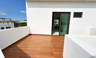 CASA EN VENTA CON ALBERCA, CERCA DEL MALECÓN DE LA PAZ BCS