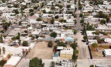 CASA EN VENTA CON ALBERCA, CERCA DEL MALECÓN DE LA PAZ BCS