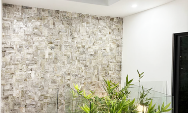 CASA EN VENTA CON ALBERCA, CERCA DEL MALECÓN DE LA PAZ BCS