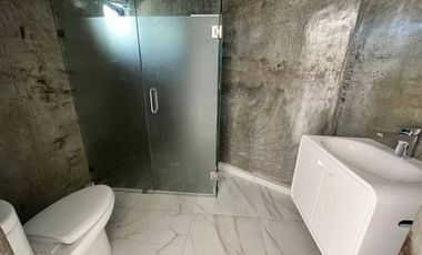 CASA EN VENTA CON ALBERCA, CERCA DEL MALECÓN DE LA PAZ BCS