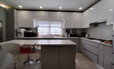 PRECIOSA CASA VENTA SAN CARLOS DE  APOQUINDO / CERRO CATEDRA
