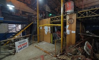 Venta Galpón con elevador