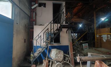 Venta Galpón con elevador