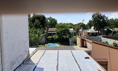 Venta de Casa 4 dorm Villa Elisa La Plata