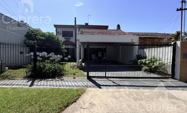 Venta de Casa 4 dorm Villa Elisa La Plata