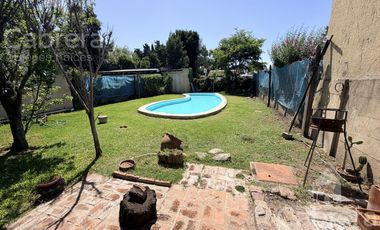 Venta de Casa 4 dorm Villa Elisa La Plata