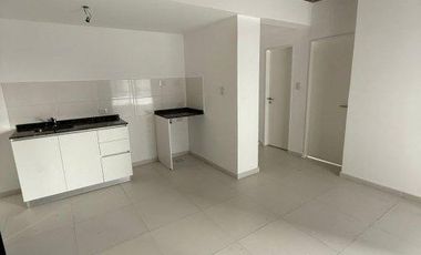 VENTA DEPARTAMENTO 2 AMBIENTES CON PATIO LANUS ESTE