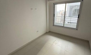 VENTA DEPARTAMENTO 2 AMBIENTES CON PATIO LANUS ESTE