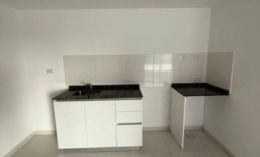 VENTA DEPARTAMENTO 2 AMBIENTES CON PATIO LANUS ESTE