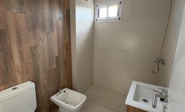 VENTA DEPARTAMENTO 2 AMBIENTES CON PATIO LANUS ESTE