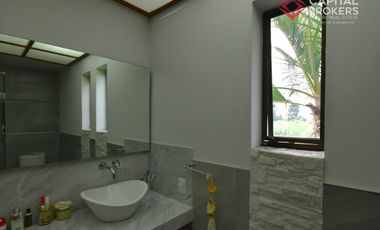 Casa en Venta en El Palomar Ideal para Remodelar Ubicación de Lujo