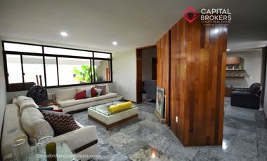 Casa en Venta en El Palomar Ideal para Remodelar Ubicación de Lujo